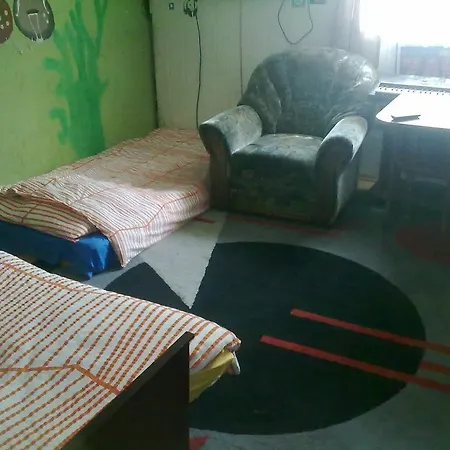 דירה Basement Flat - Mieszkanie W Niskim Parterze