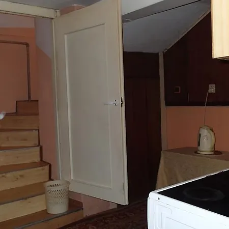 דירה Basement Flat - Mieszkanie W Niskim Parterze