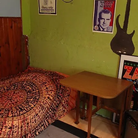 Basement Flat - Mieszkanie W Niskim Parterze דירה *
