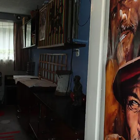 Basement Flat - Mieszkanie W Niskim Parterze * גדינייה
