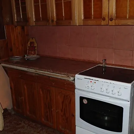 Basement Flat - Mieszkanie W Niskim Parterze * גדינייה