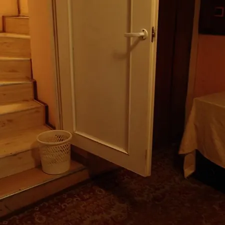 Basement Flat - Mieszkanie W Niskim Parterze דירה גדינייה