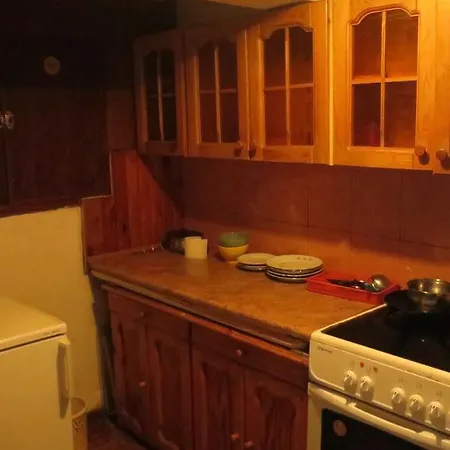 Basement Flat - Mieszkanie W Niskim Parterze דירה *